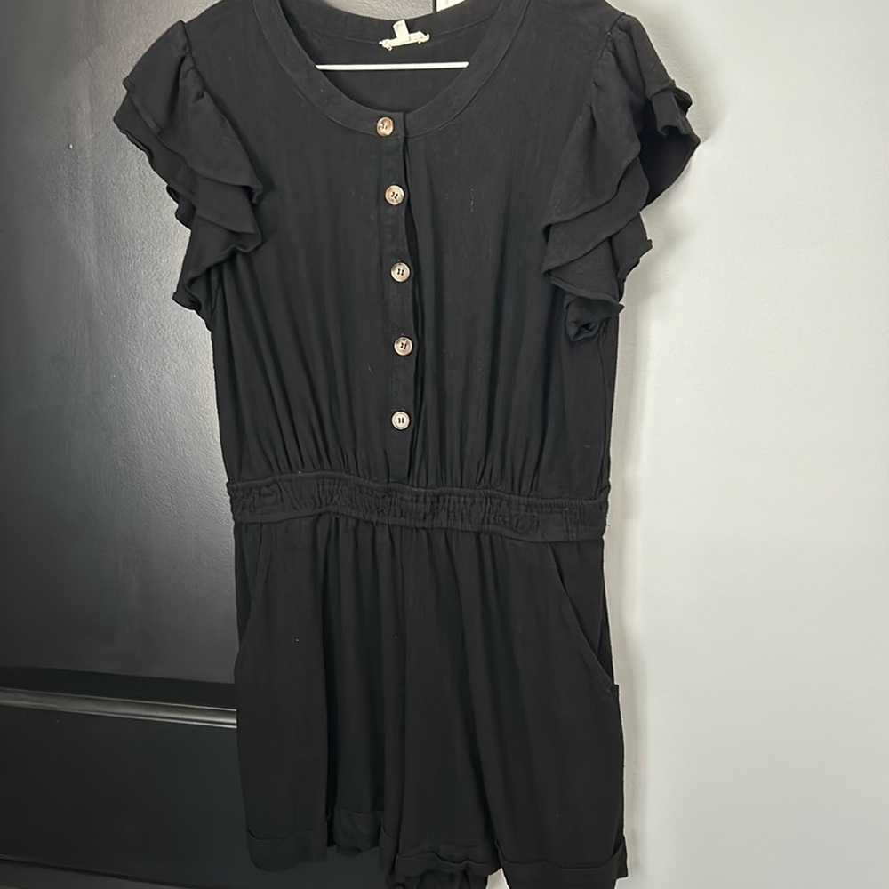 ⭐️Jodifl size large romper excellent condition.